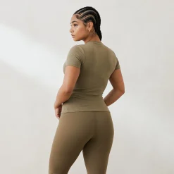 Essential Short Sleeve Fitted T-Shirt
