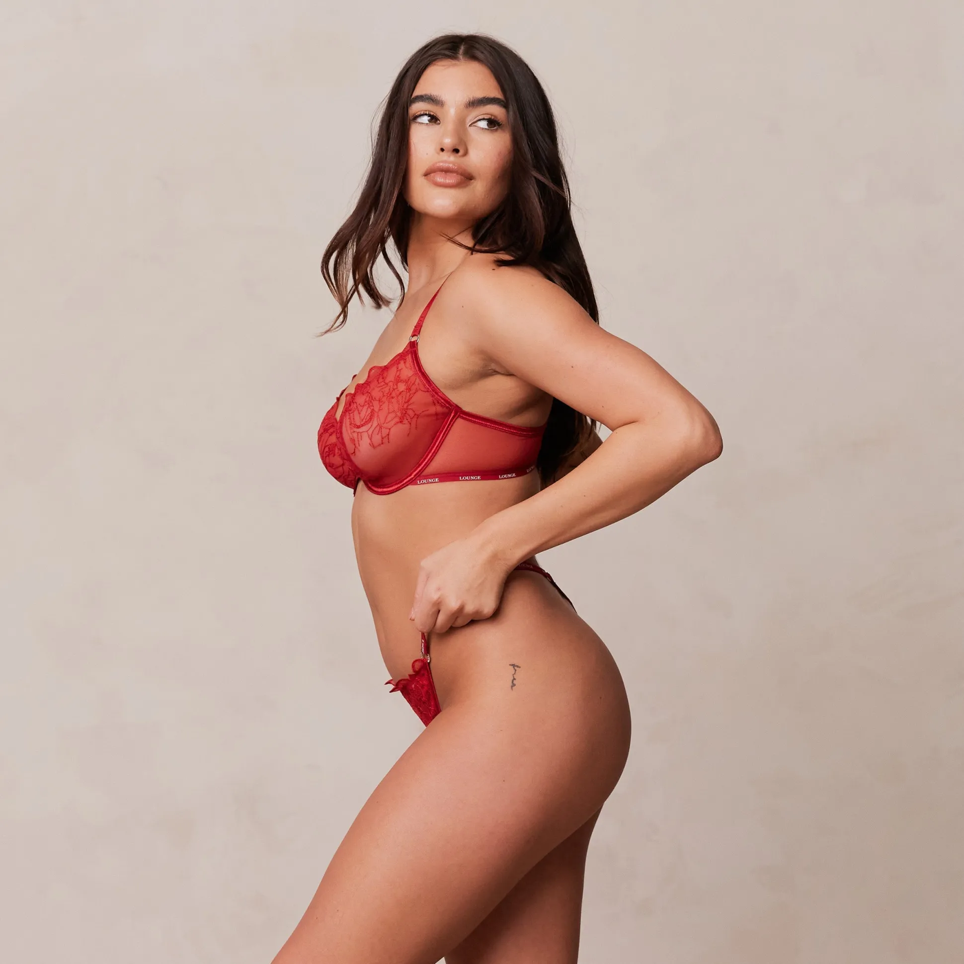 Illustration Balcony Bra