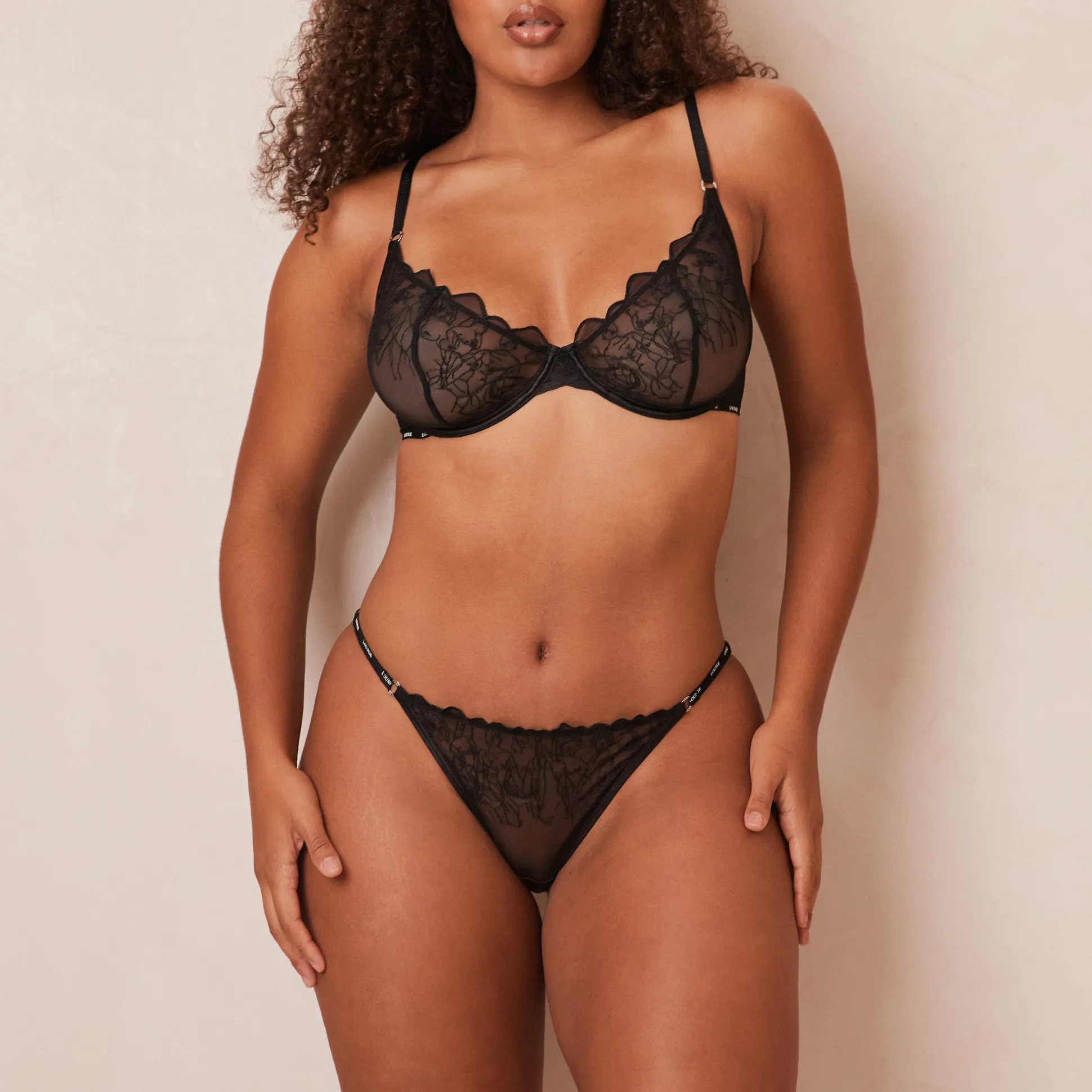 Illustration Balcony Bra