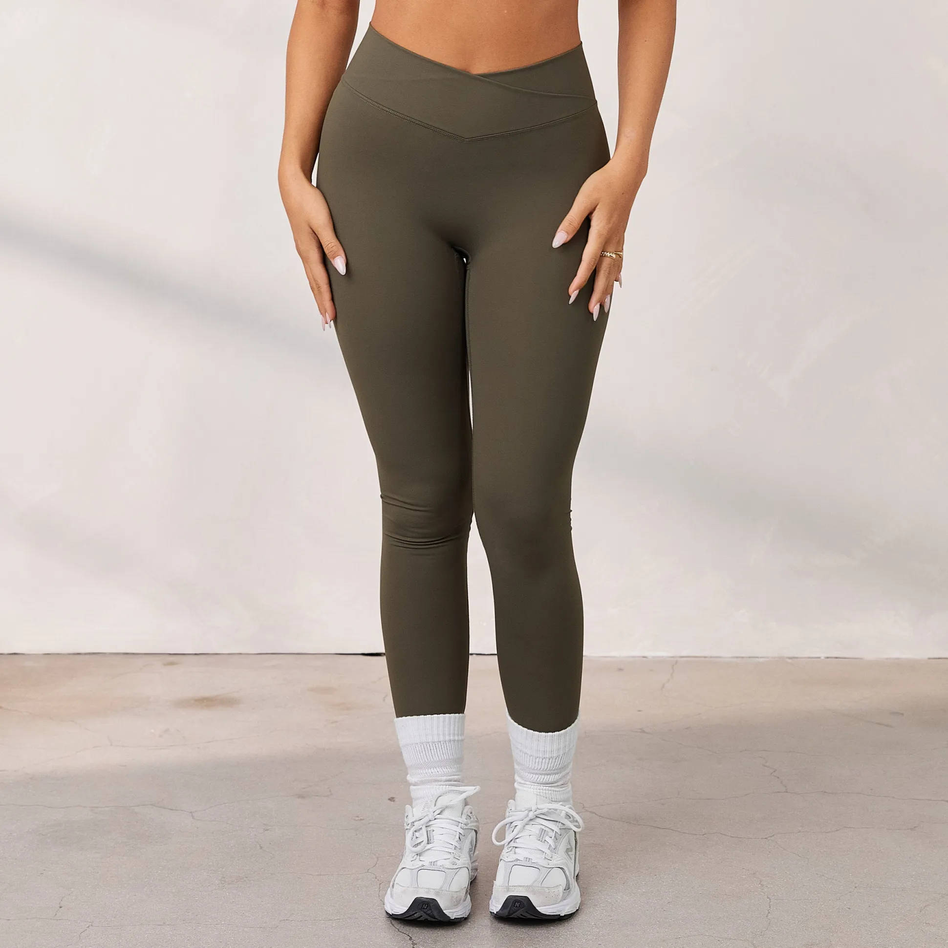Silhouette Crossover Leggings