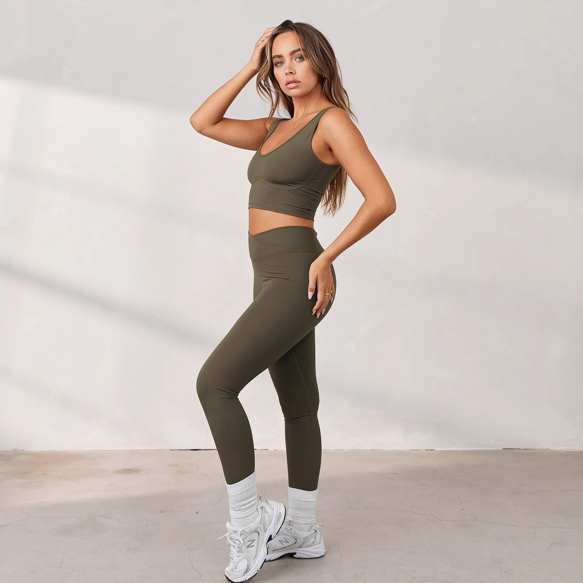 Silhouette Crossover Leggings